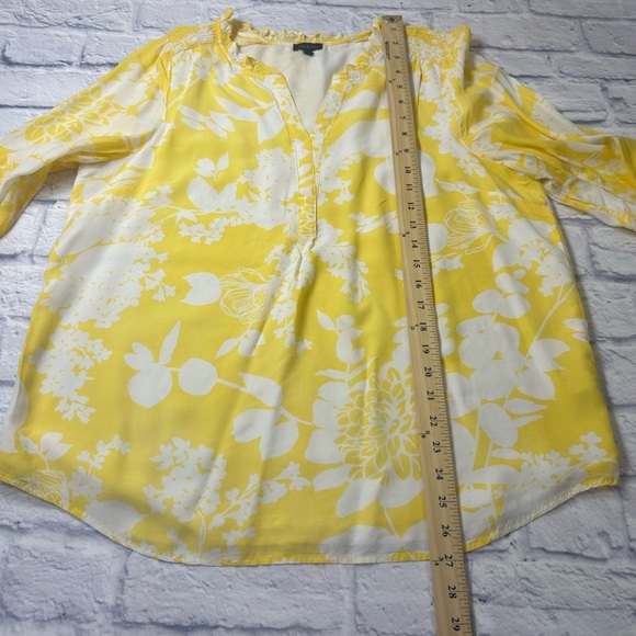 Talbots Yellow and White Floral Long Sleeve Blouse. Size Large. - Picture 6 of 9